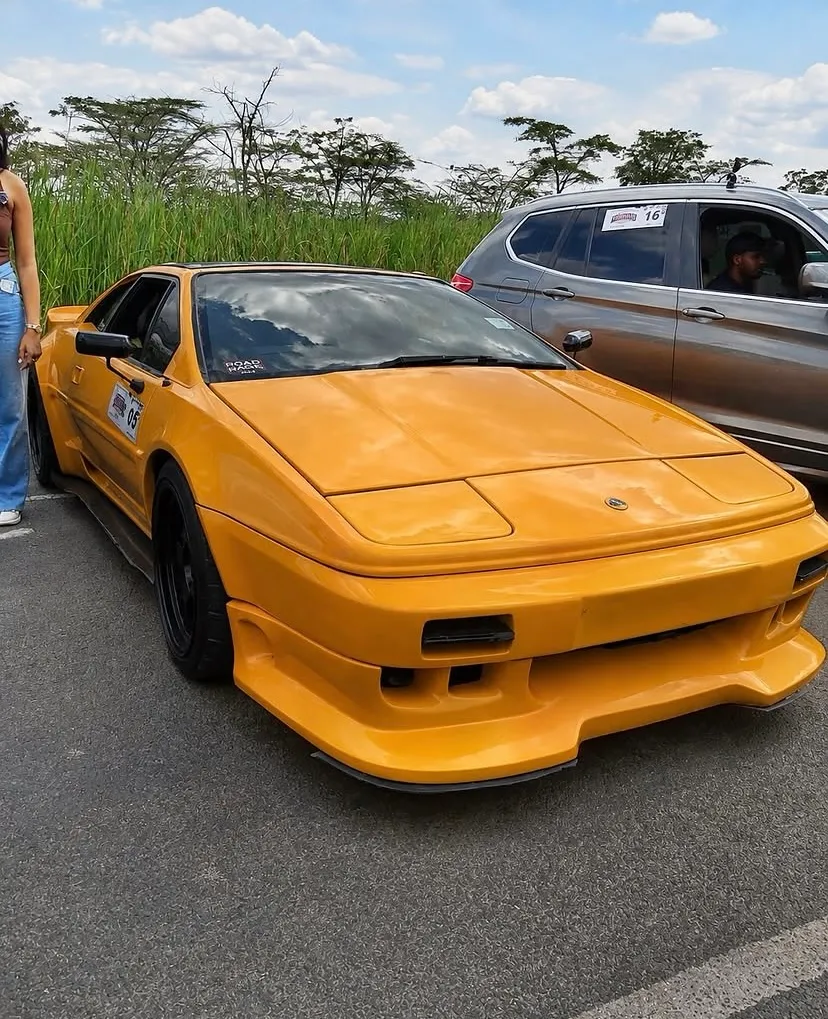 Car photo 6
